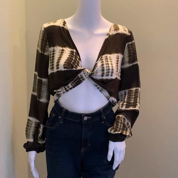 Line & Dot  ANTHRO Shibiri Twist Tie Dye Crop Sm - Picture 2 of 10